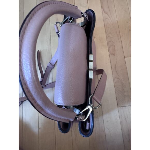 Louis Vuitton Petale Taurillon Leather Capucines MM Bag - Picture 4 of 14